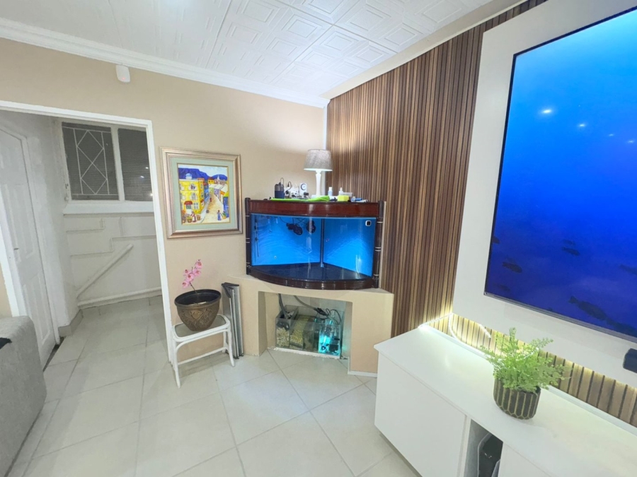 7 Bedroom Property for Sale in Sunnyridge Eastern Cape